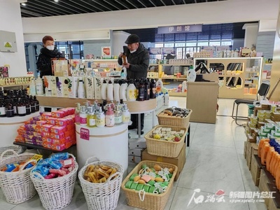 西大門保稅直購中心打造跨境貿(mào)易全產(chǎn)業(yè)鏈一站式服務(wù)